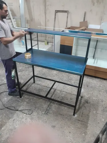 Mesa inox com prateleira