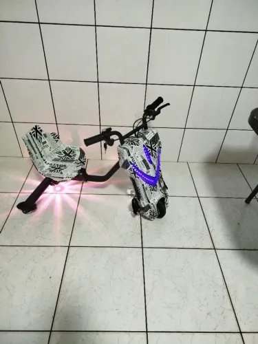 TRICICLO DRIFTING SCOOTER 8 POLEGADAS