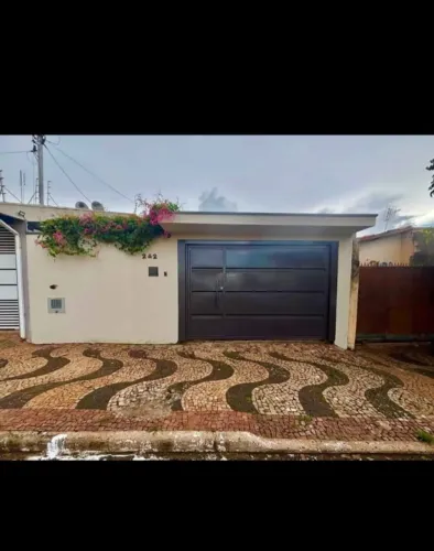 Casa na Cidade Operária AD