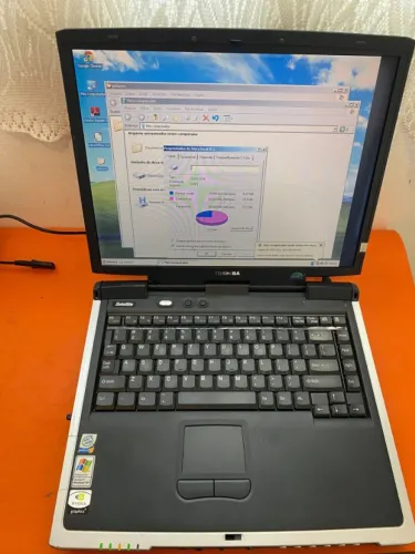 notebook Toshiba Satellite 2410-S205 funcionando com fonte original item retro !