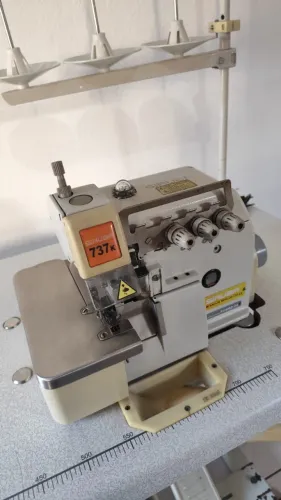 Máquina Overlock Industrial