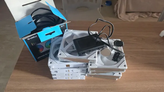 Kit 9 Ventoinhas Lian Li SL-INF 120 com Controladora Lian Li
