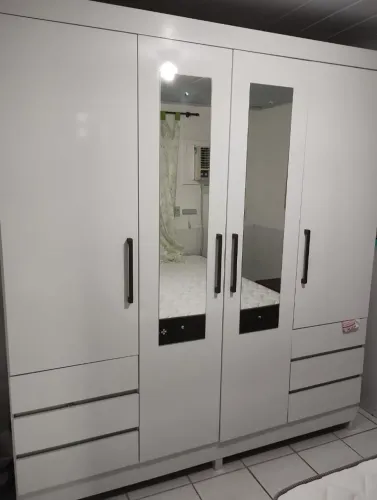 Guarda roupa casal esta desmontado