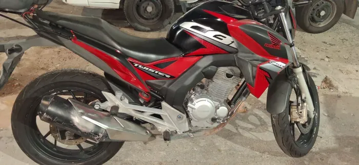 moto revisada e em bom estado 