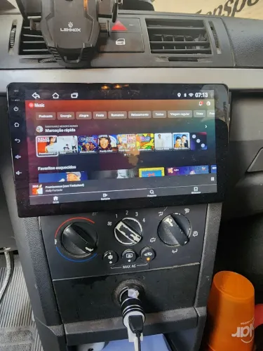 Vendo Multimidia para carro 64 gigas, tela de 9, pega TV, câmera de re, pendrive