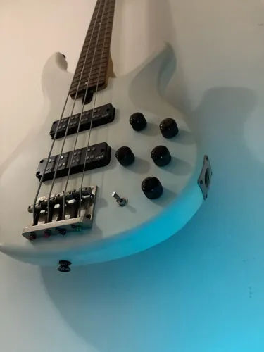 Baixo Yamaha TRBX 504