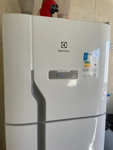 Geladeira electrolux frost free 371l