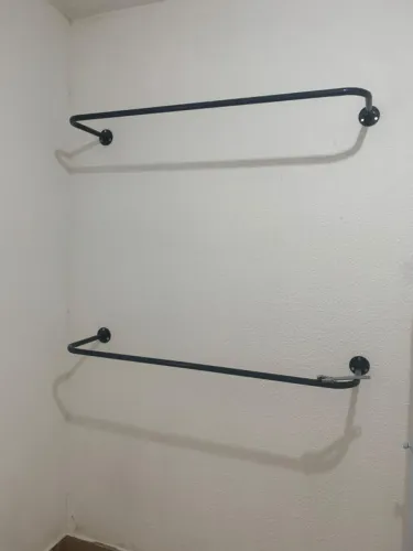 Três araras de parede