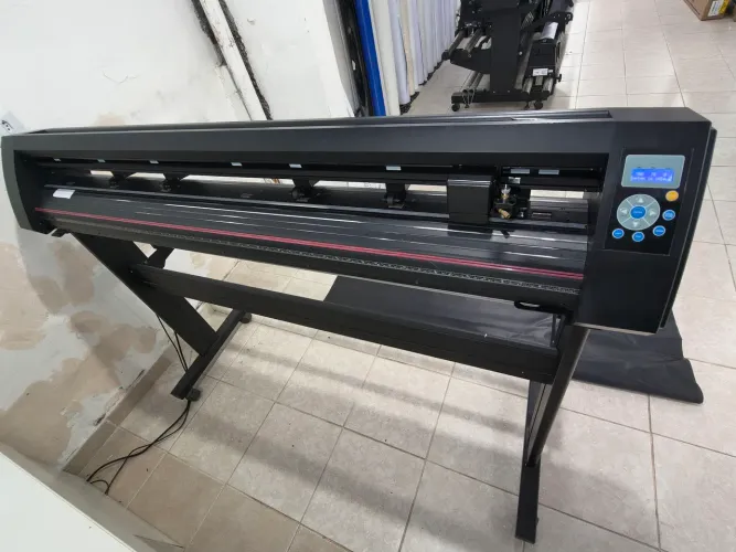 Plotter de Recorte à Venda - Excelente Estado