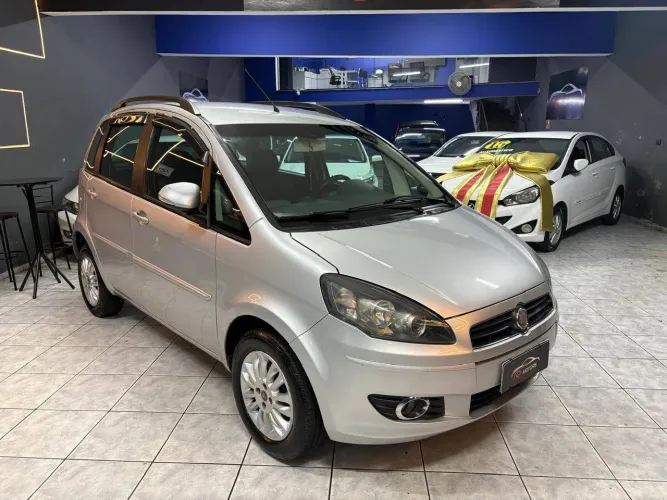 Fiat Idea Attractive 1.4 Fire Flex 8V 5P 2011