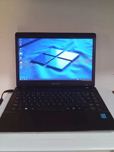 Notebook Samsung processador Intel dual core, memória de 4gb, HD de 500gb, Windows 10