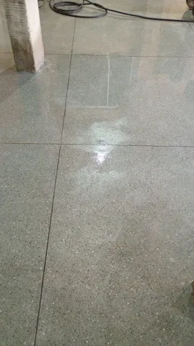 Piso de granitina / Granilite