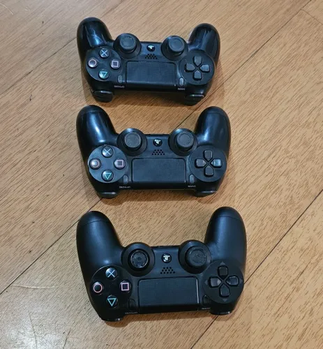 Kit 3 Controles PS4 (2 Originais + 1 Paralelo) Para Manutenção / Peças