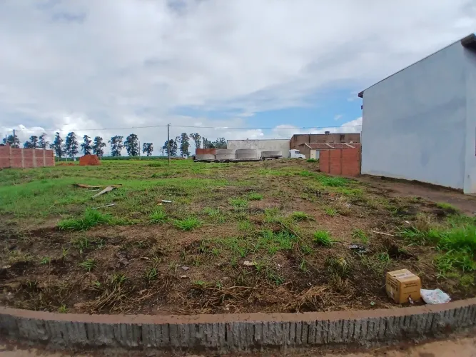 Terreno à venda no Distrito de Potunduva