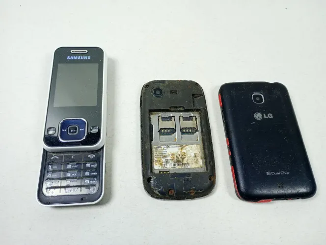 Lote 3 Celulares Antigos Sucata - Samsung Slider, Pocket Duos e LG