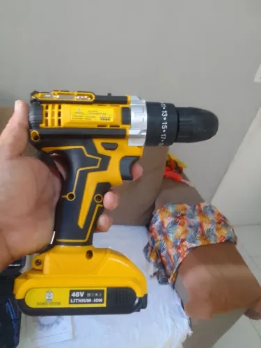 Vendo está parafusadeira nova na caixa os enteresados entre no zap *4