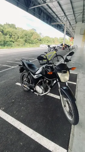 Vendo Fan 125 2014 preta 8,600