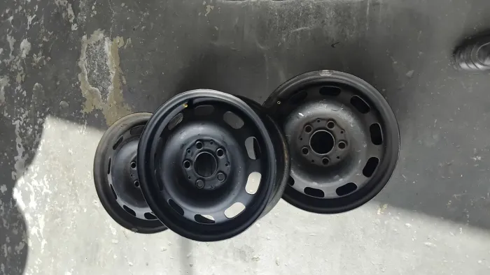 Roda aro 15 carro MB