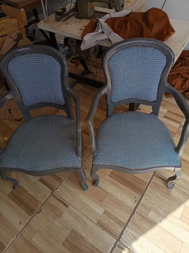 Cadeiras estilo provençal. 