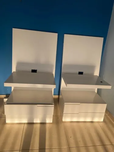 Mesa de cabeceira