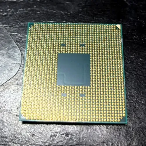 Processador AMD Ryzen 5 2400G com vídeo integrado Vega 11 - AM4