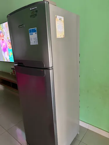 Vendo essa geladeira funcionando perfeitamente