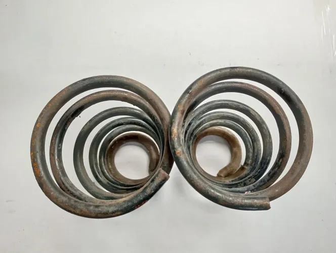 Molas Automotivas Suspensão - 24 cm Altura - 5 Espiras - Bom Estado (C5)