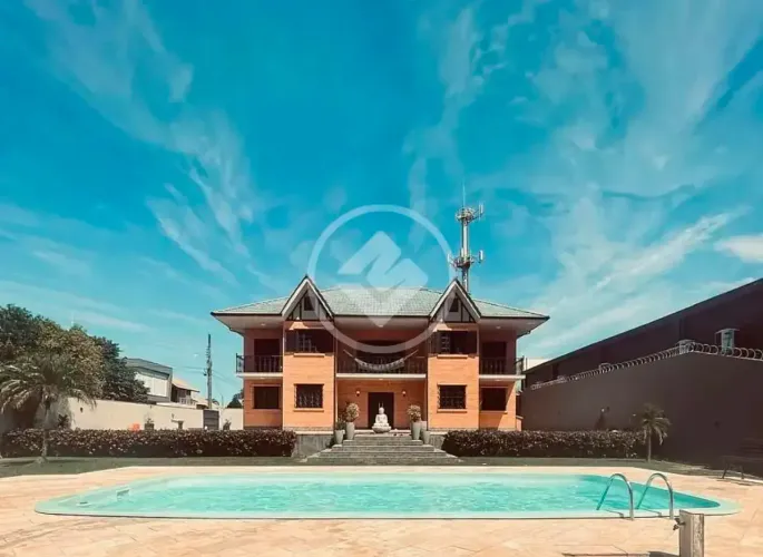 FCS-Casa de Alto Padrão em Terreno de 1.200 m² com Piscina e Área Gourmet