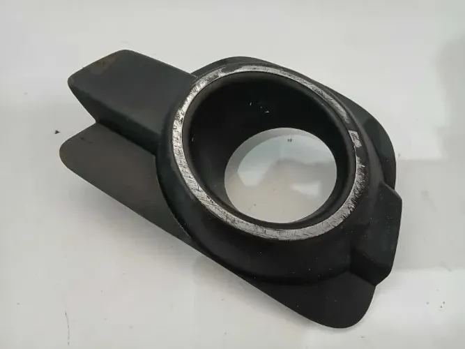 MOLDURA FAROL MILHA DIREITO RENAULT KWID 2018/2021