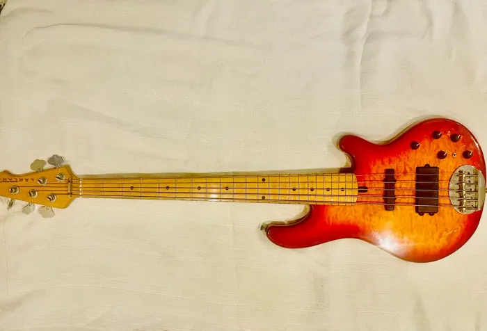 Baixo Lakland 5502