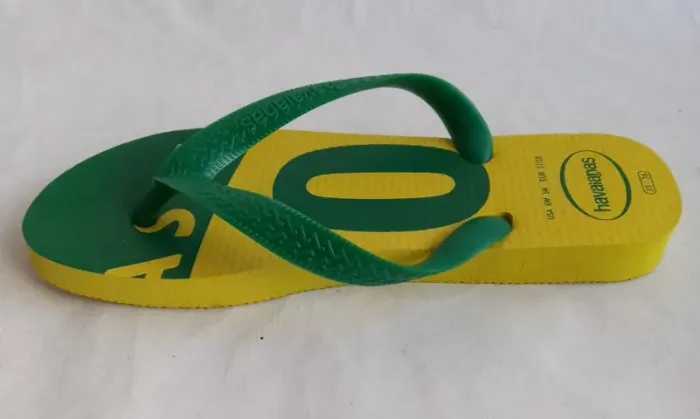 Chinelo Verde /Amarelo  tamanho 35/36 Brasil
