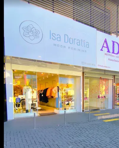 Loja Completa de Moda Feminina em Excelente Ponto no Sítio Cercado