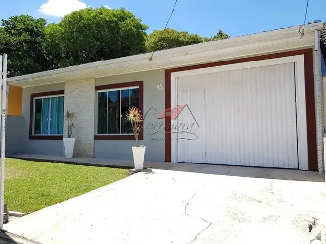 Sua Nova Casa no Abranches com 3 quartos, 3 vagas de garagem e 2 banheiros: Conforto, Tran