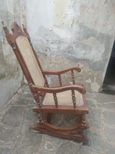 Cadeira balanço colonial