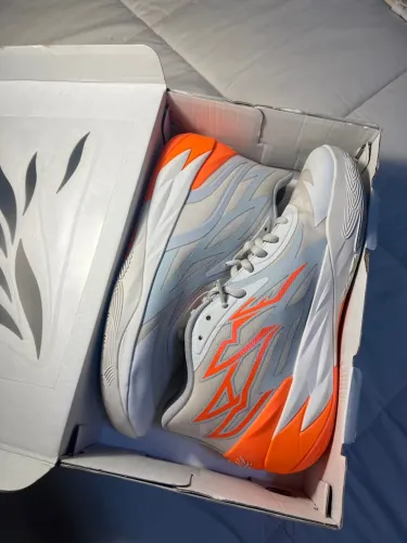 Tenis de basquete MB.02