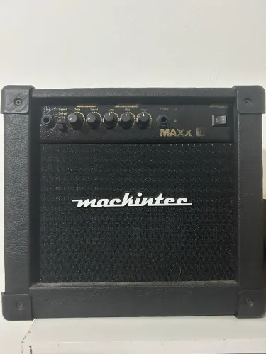 amplificador de guitarra praticamente novo