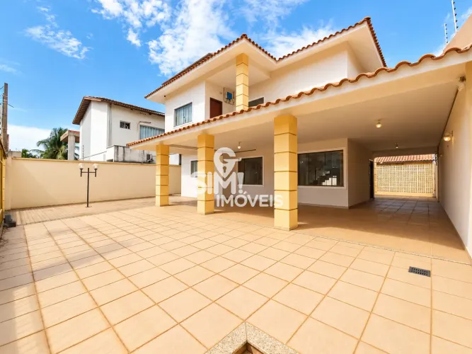 Sobrado de Alto Padrão com 4 Suítes plenas, Piscina e Energia Solar 600m de lote