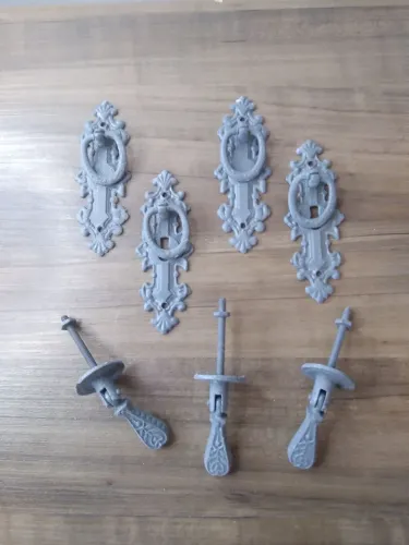 Puxadores em metal vintage