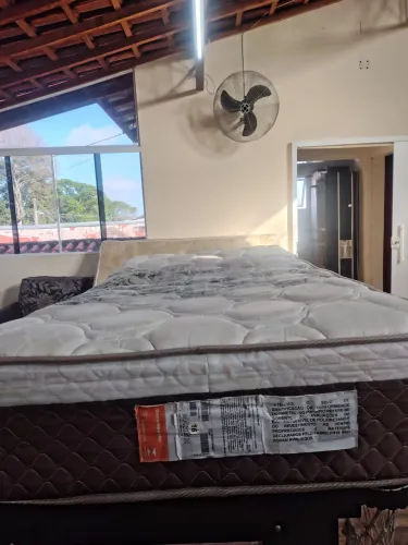 colchão de solteiro marca Cazin medidas 26 cm x 1,88 m x 88 cm de molas Ensacadas