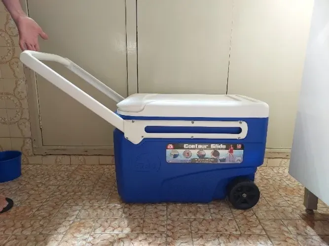 Cooler novo com rodinhas