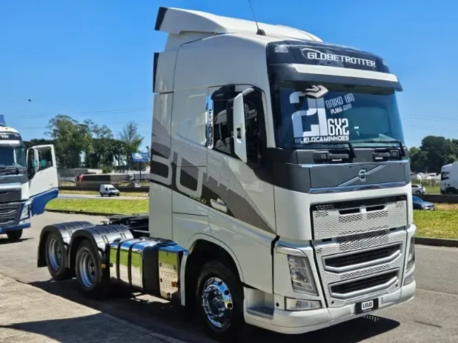Volvo FH 460 6x2 Globetrottter Teto Alto Automático Ano 21 Plano ouro de manutenção