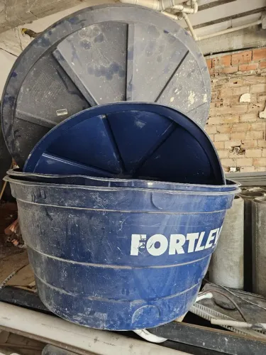 Vende-se caixa d'água de 1000 Litros