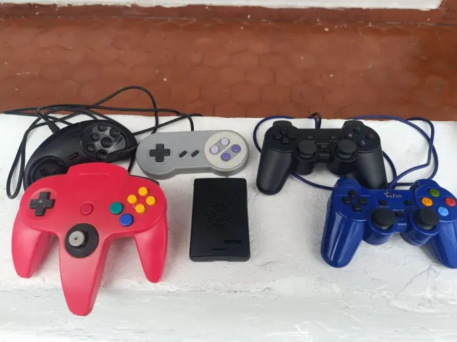 Vídeo game 15 mil jogos com vários controles