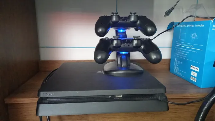 Playstation 4 sim 500gb aceito trocas