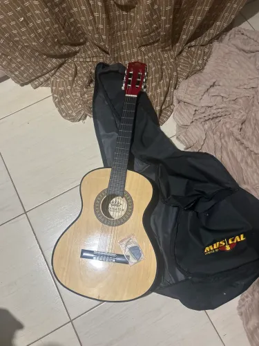 Vende - se violão!!!