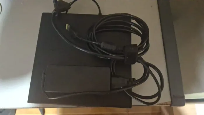 Mini pc m920q 8giga de RAM HD 240m2