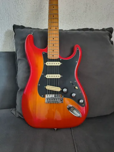 Guitarra Giannini Stratosonic anos 70, com vários UP grades .UP grades