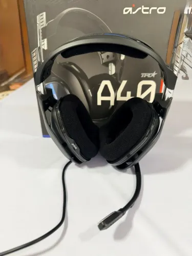 Headset ASTRO Gaming A40 TR para PS5, PS4, Xbox Series, Xbox One, PC e Mac - Preto/Azul
