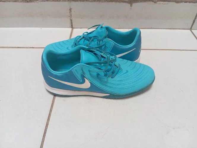 Chuteira Nike Phantom GX Academy Futsal Azul