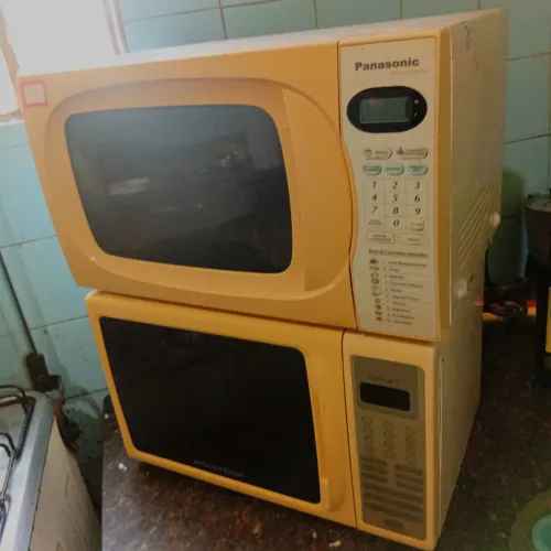 Microondas sem prato usado